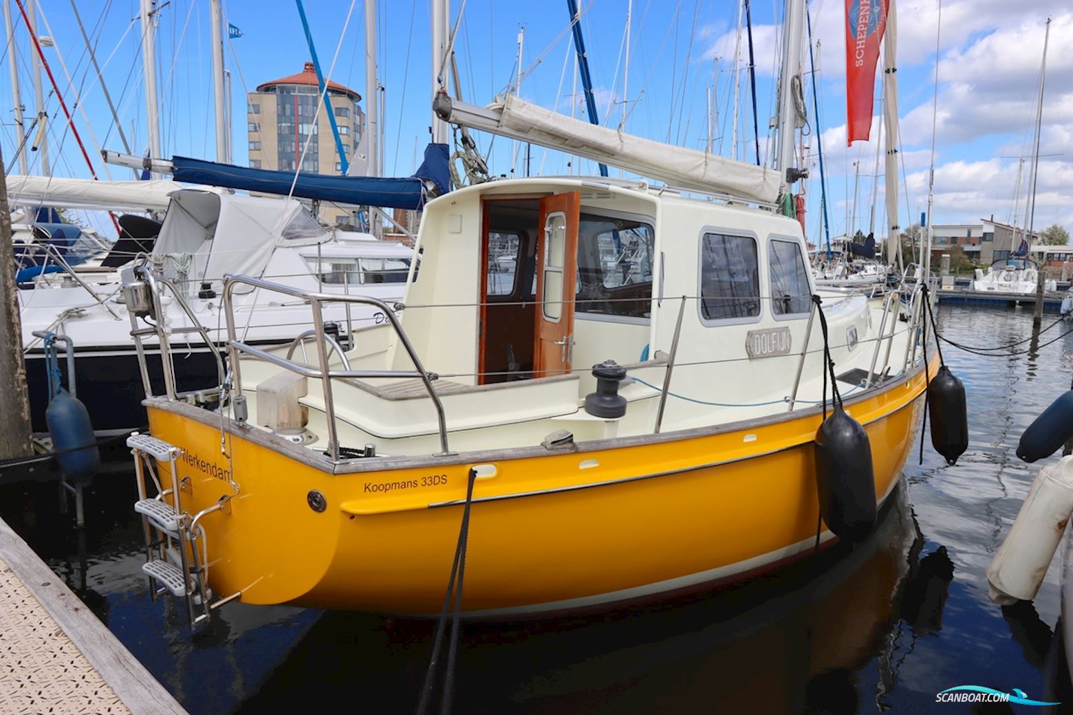 Koopmans 33 Deck Salon