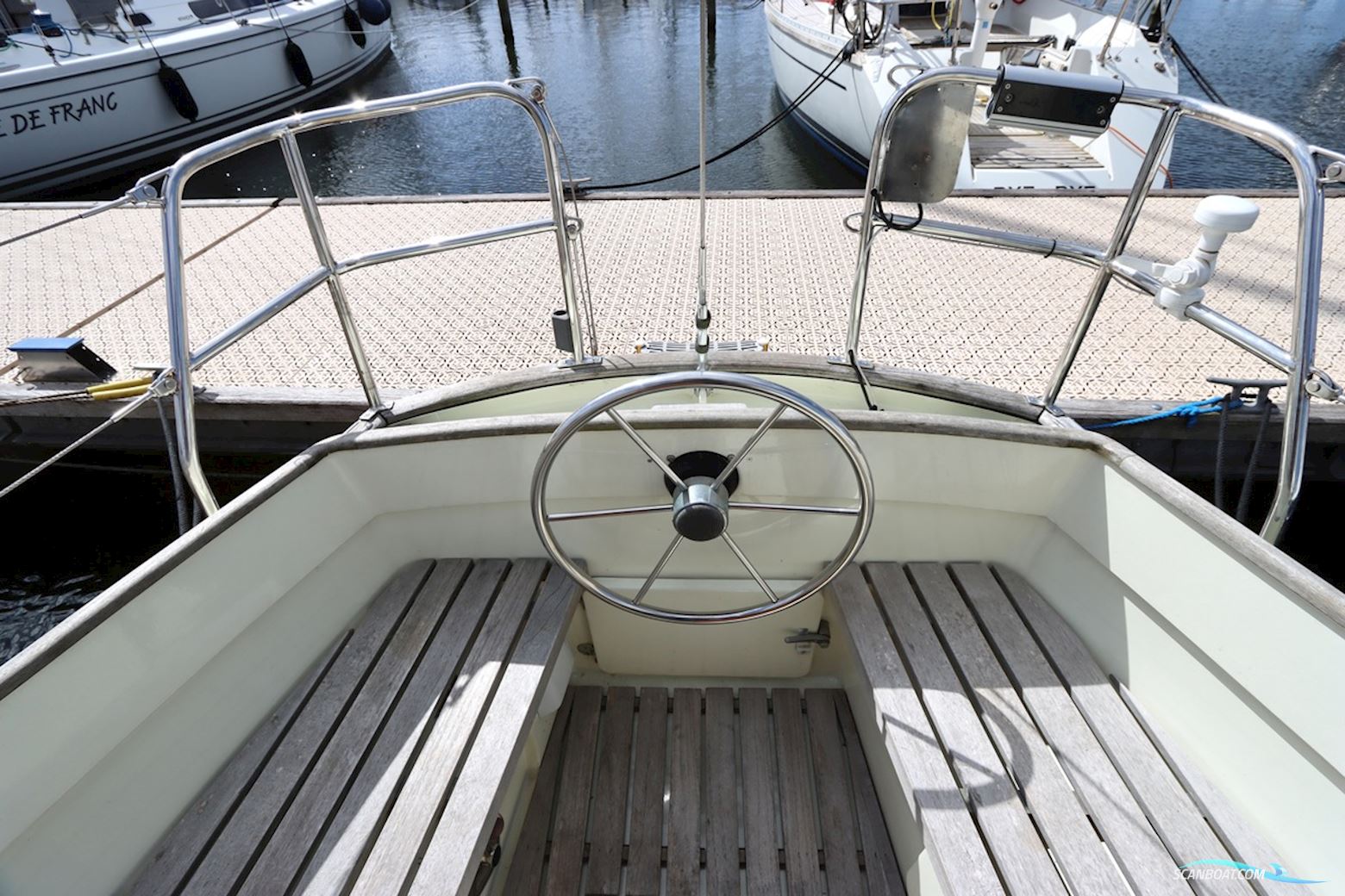 Koopmans 33 Deck Salon