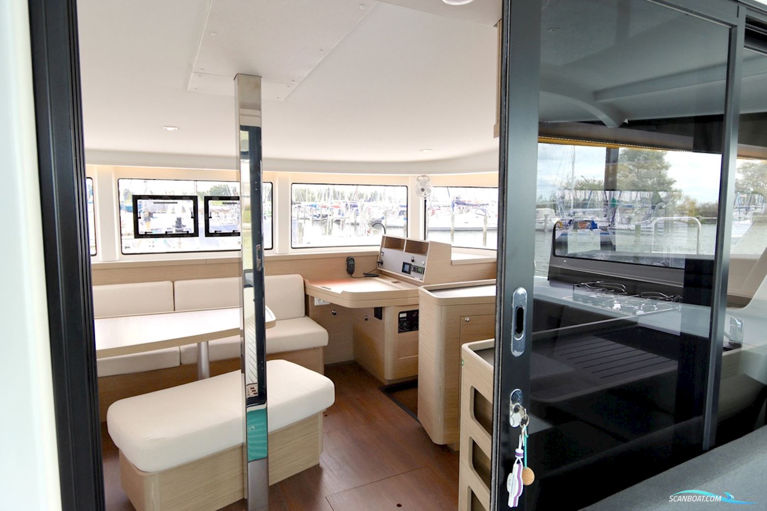 Lagoon 42 Full specs