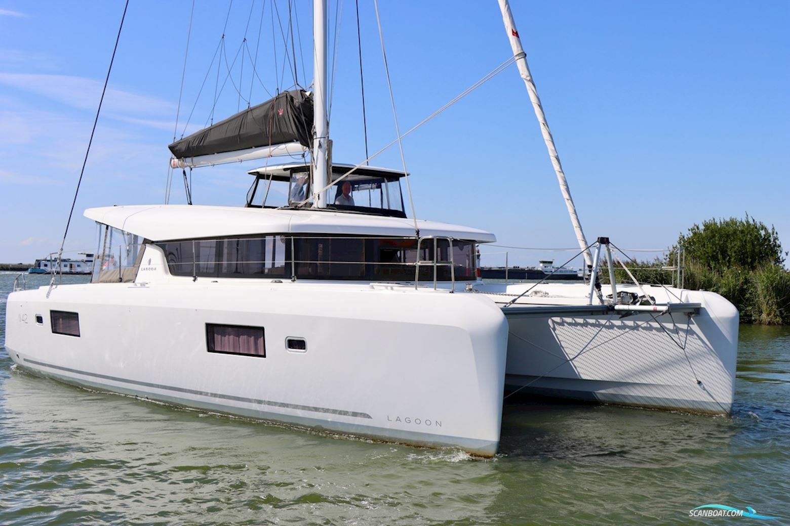 Lagoon 42 Full specs