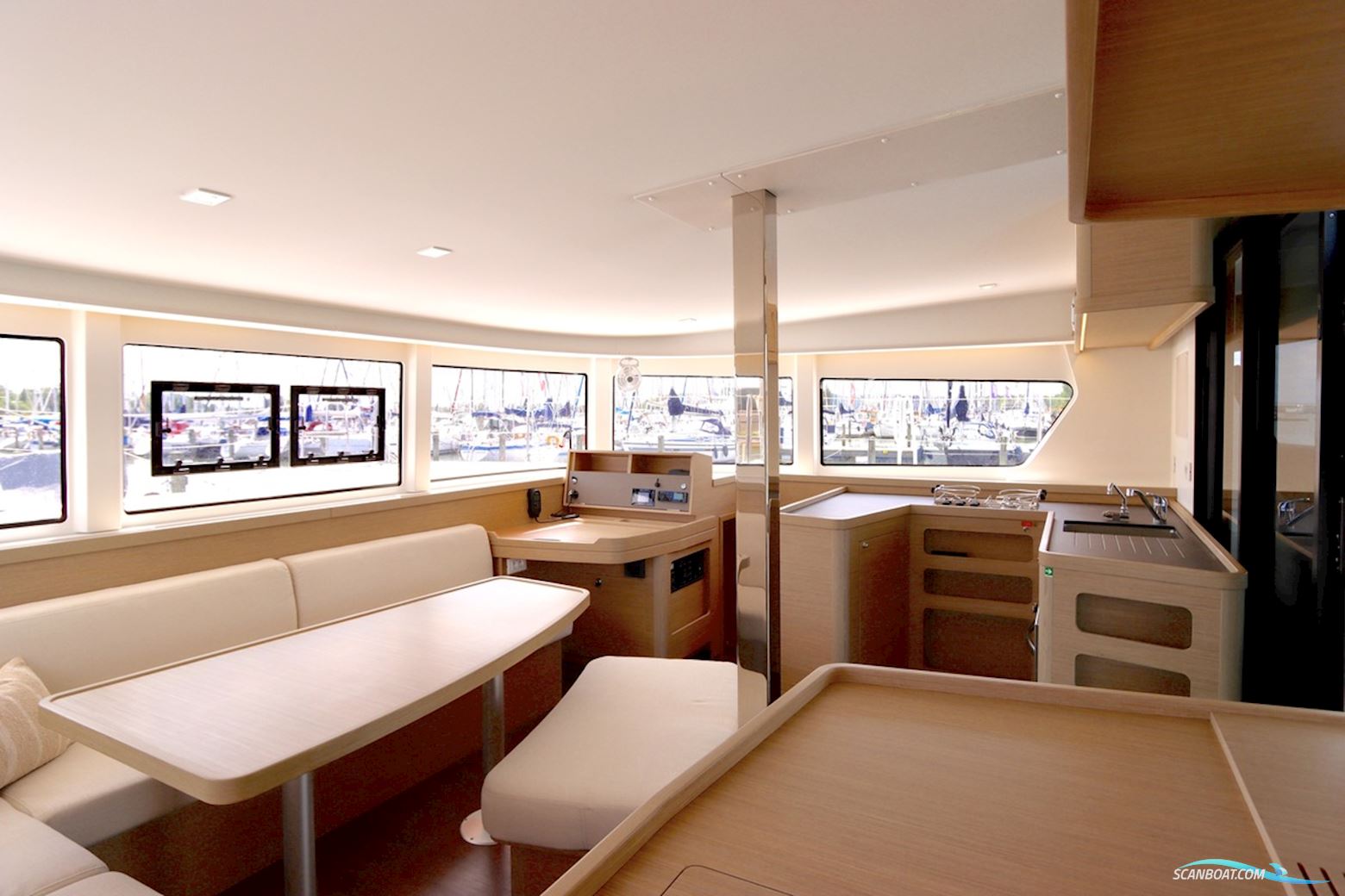Lagoon 42 Full specs