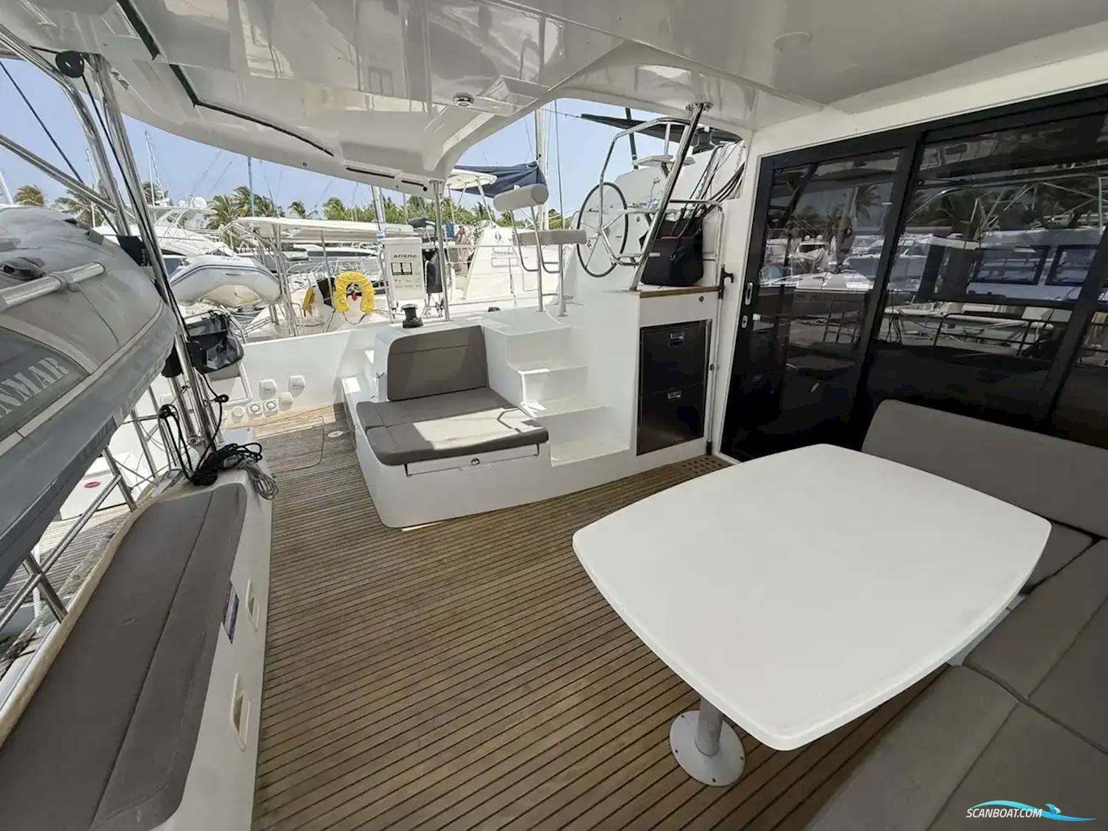 Lagoon 42
