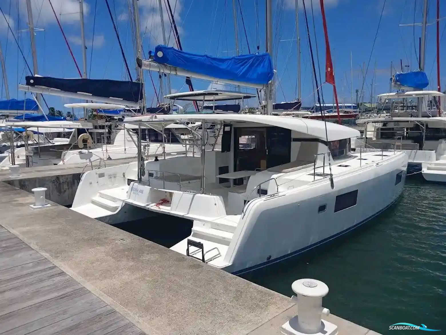 Lagoon 42