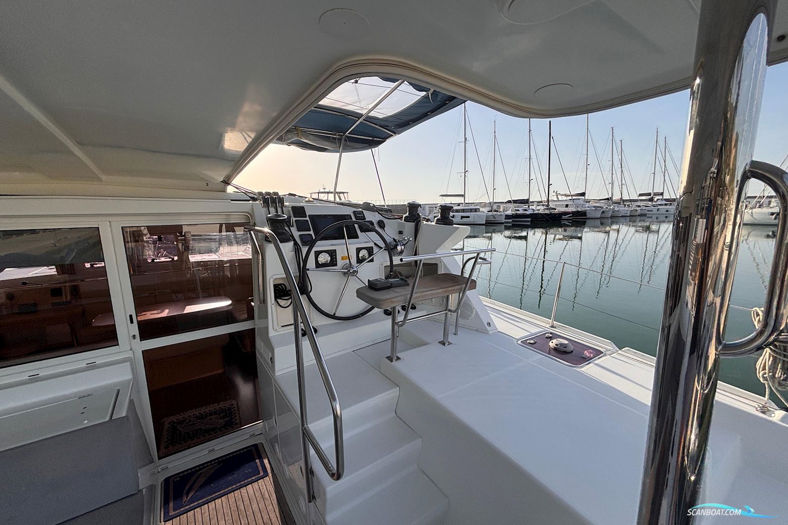 Lagoon 421