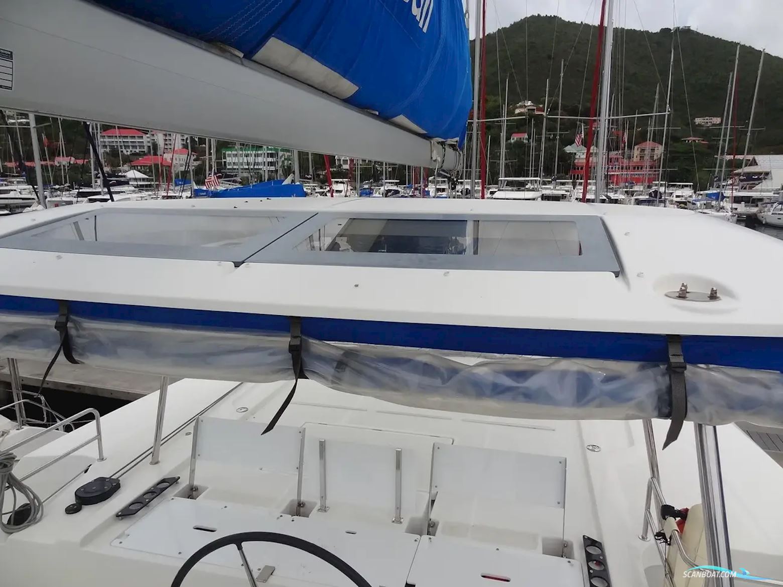 Lagoon 50