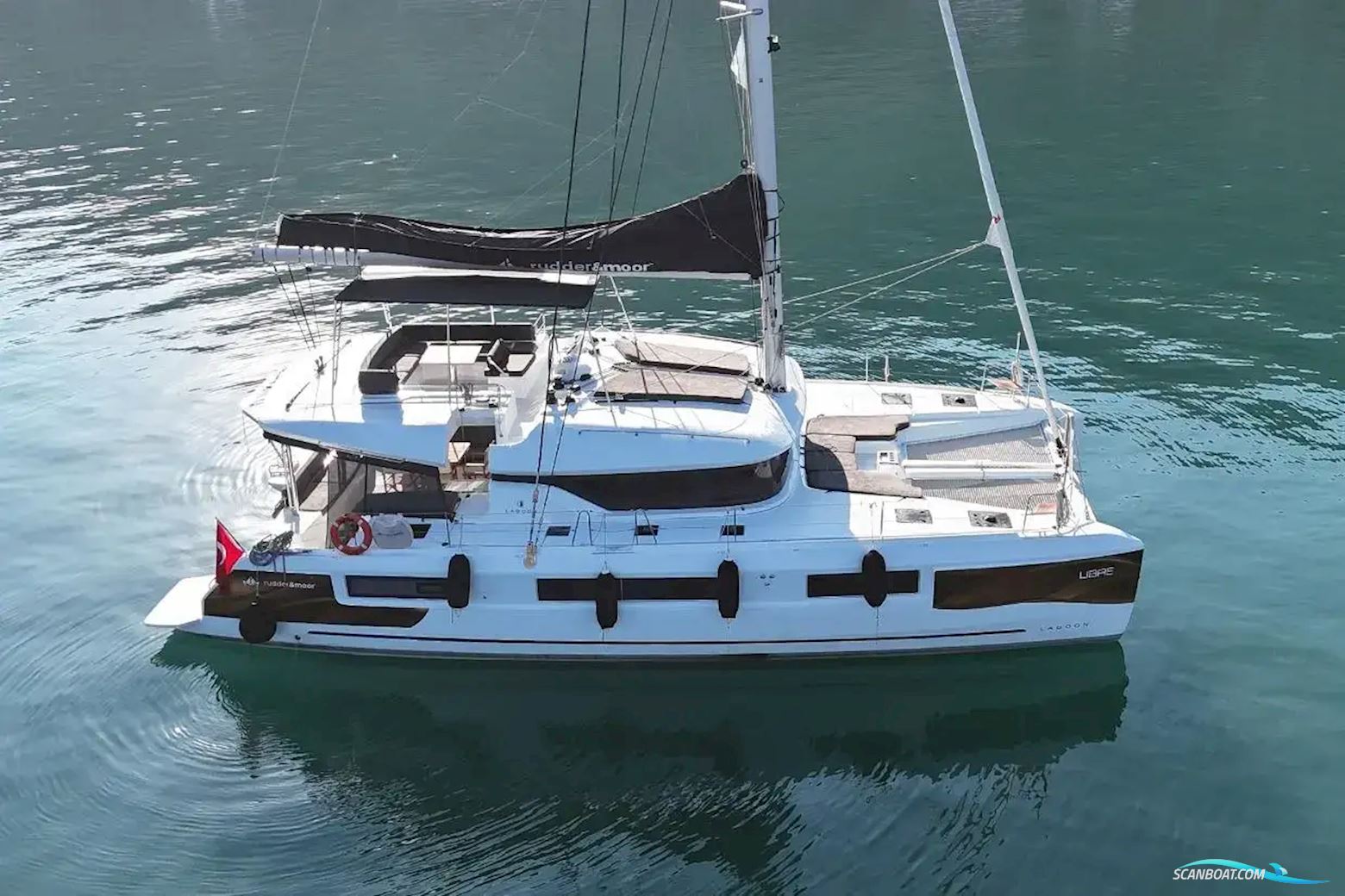 Lagoon 51