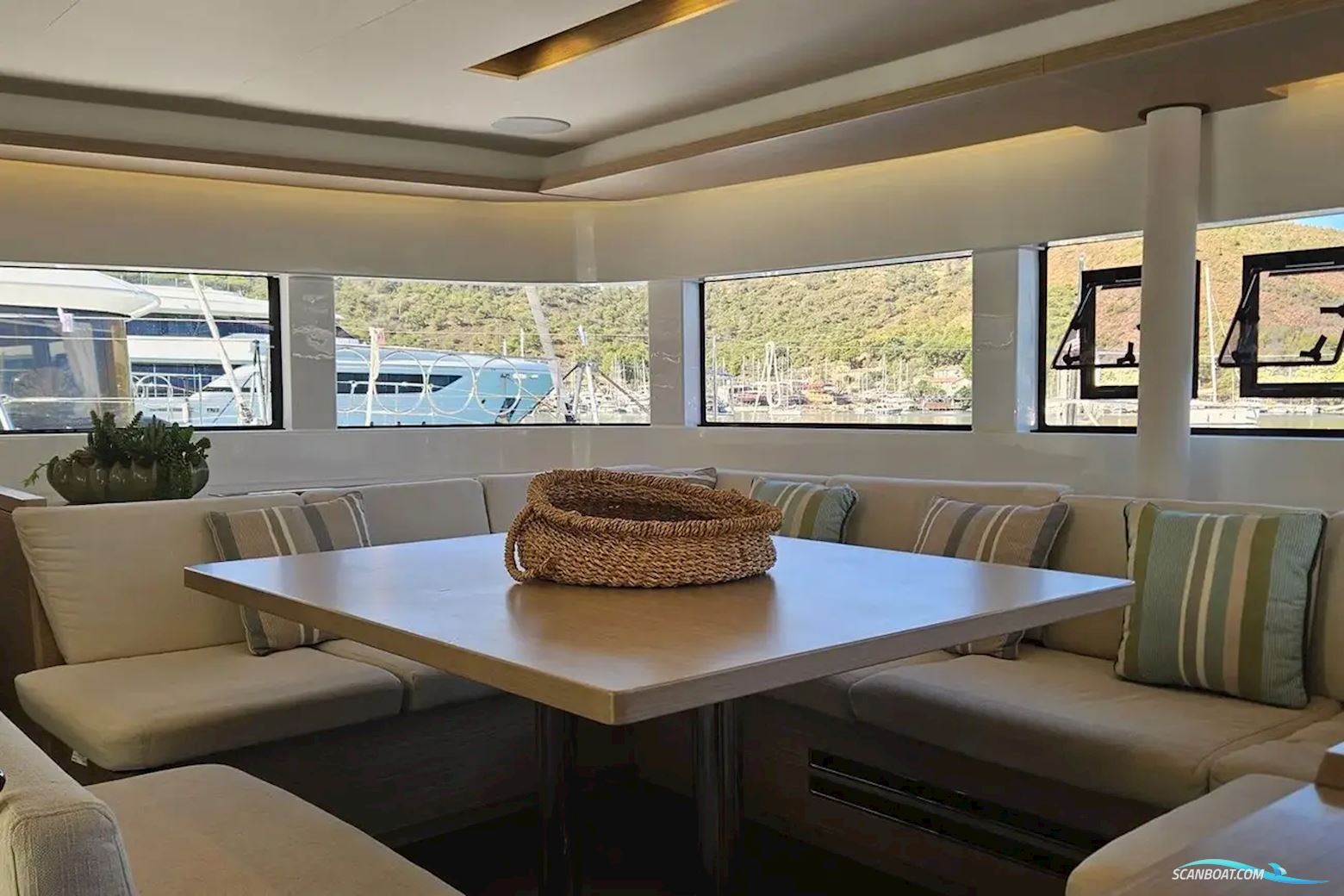 Lagoon 51