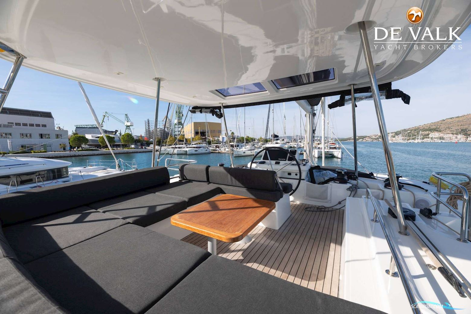 Lagoon 51