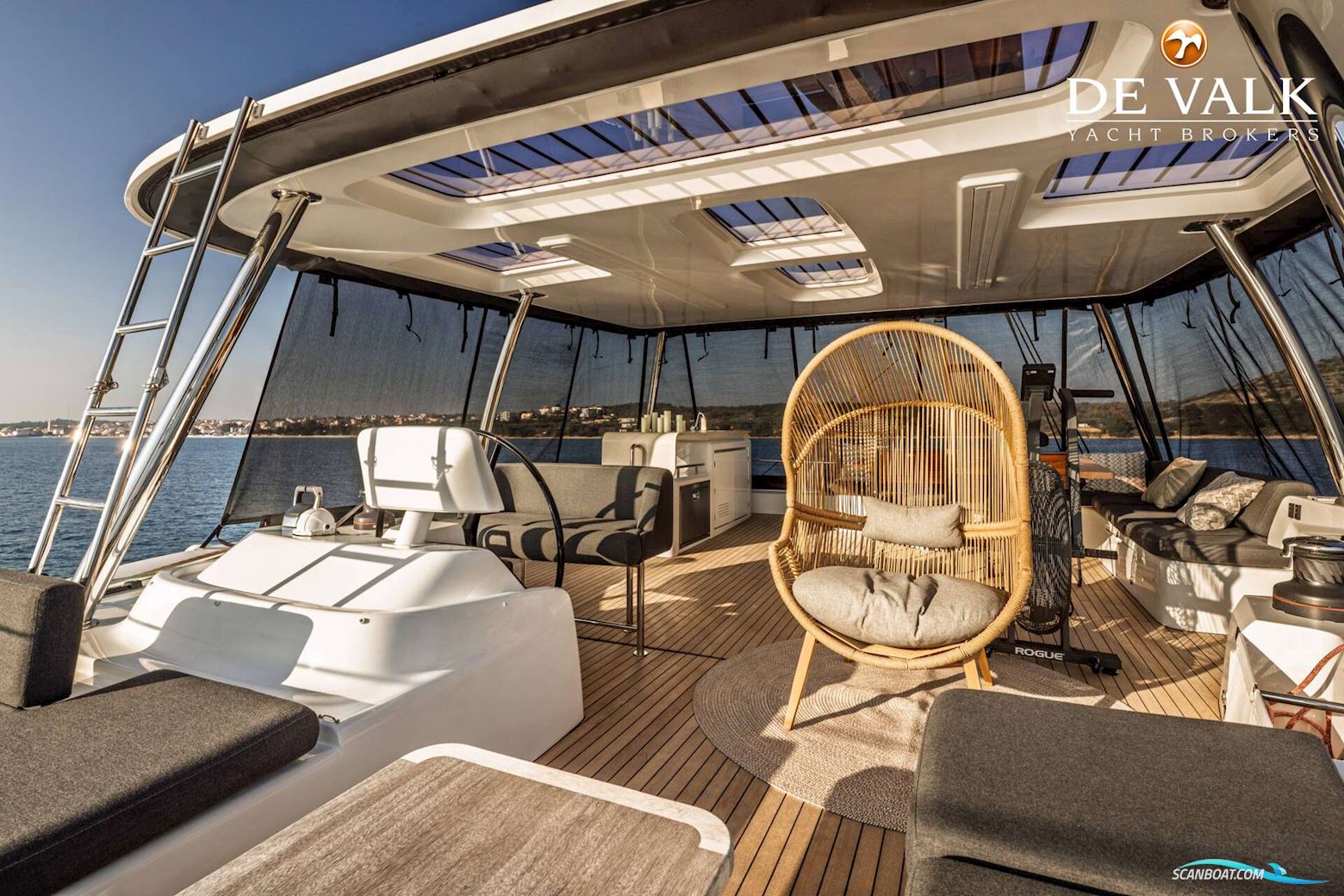 Lagoon 60