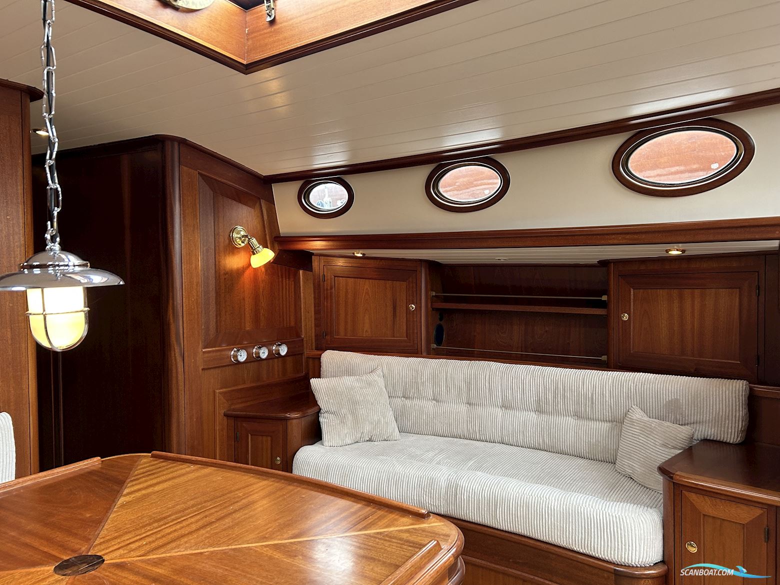 Lemsteraak Beluga Roefuitvoering Jachtuitvoering