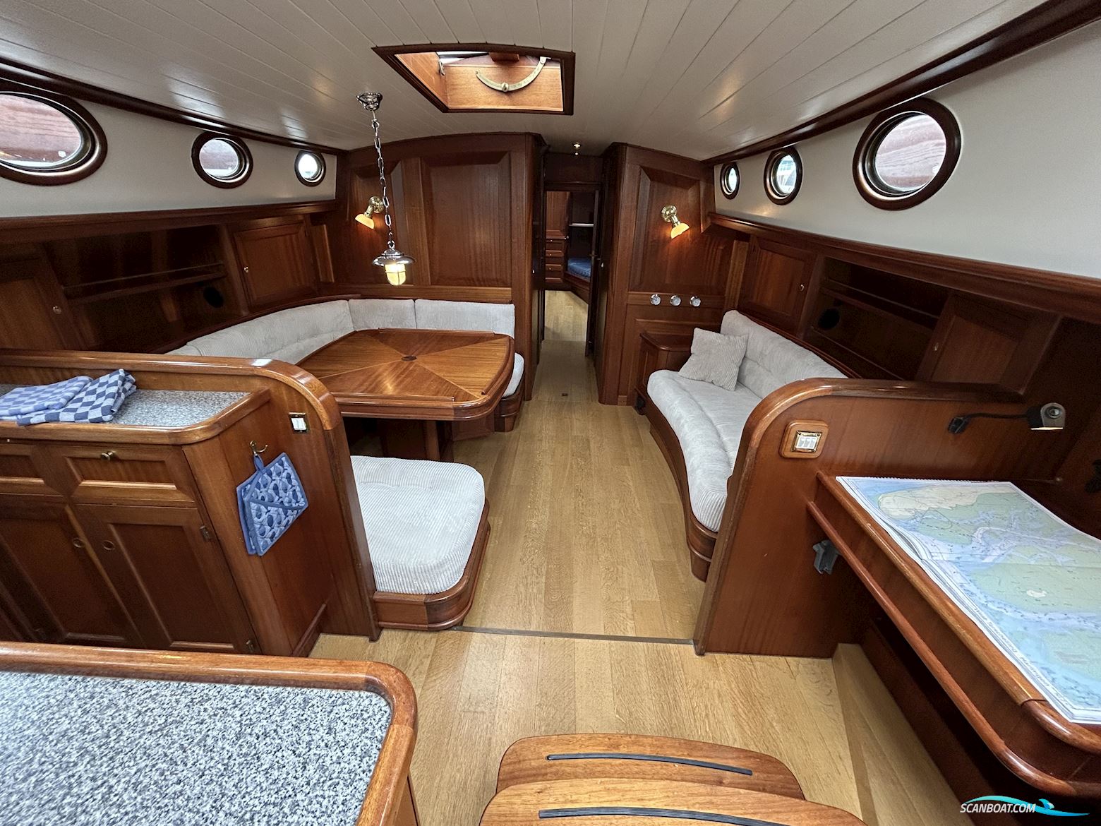 Lemsteraak Beluga Roefuitvoering Jachtuitvoering