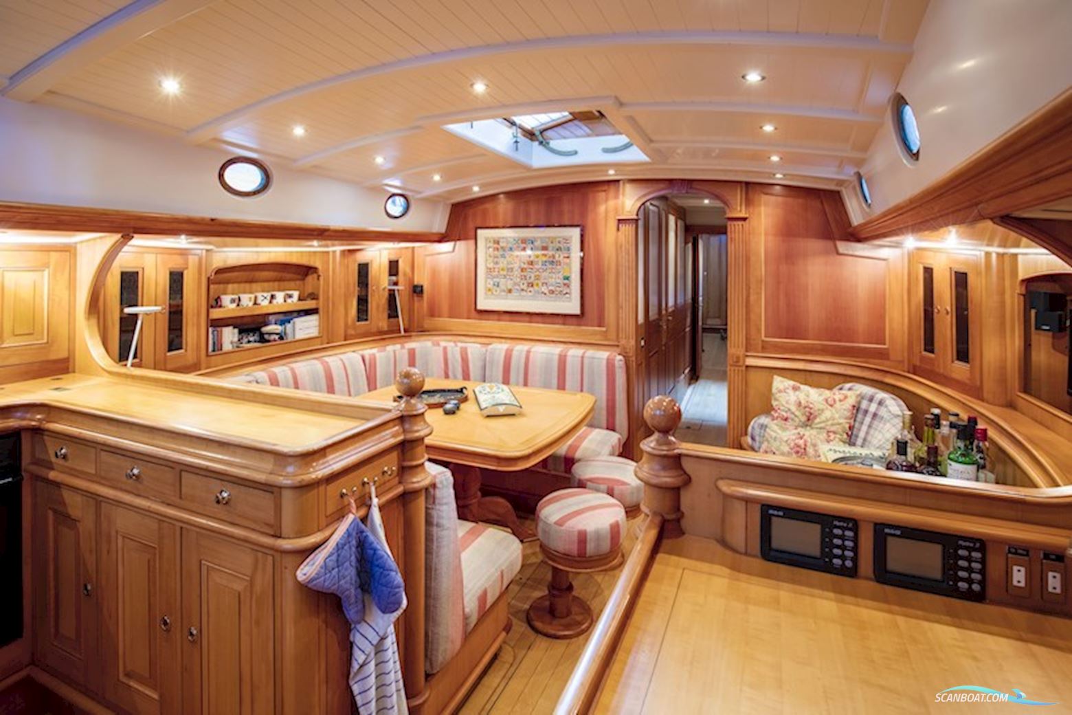 Lemsteraak Gouden Leeuw - Roefaak Hoek Design