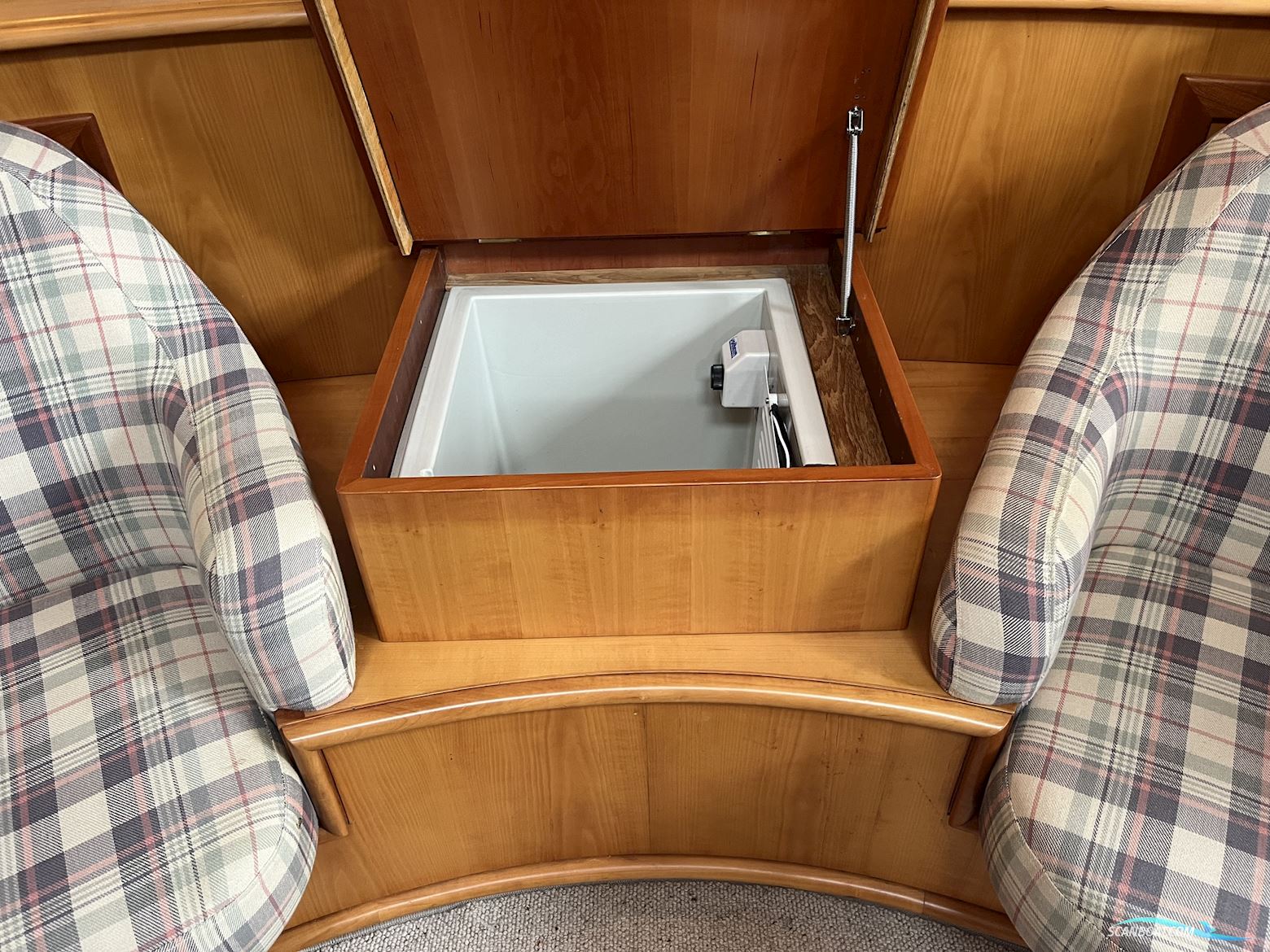 Lemsteraak Gouden Leeuw - Roefaak Hoek Design