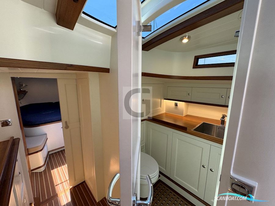 Leonardo Yachts Eagle 54
