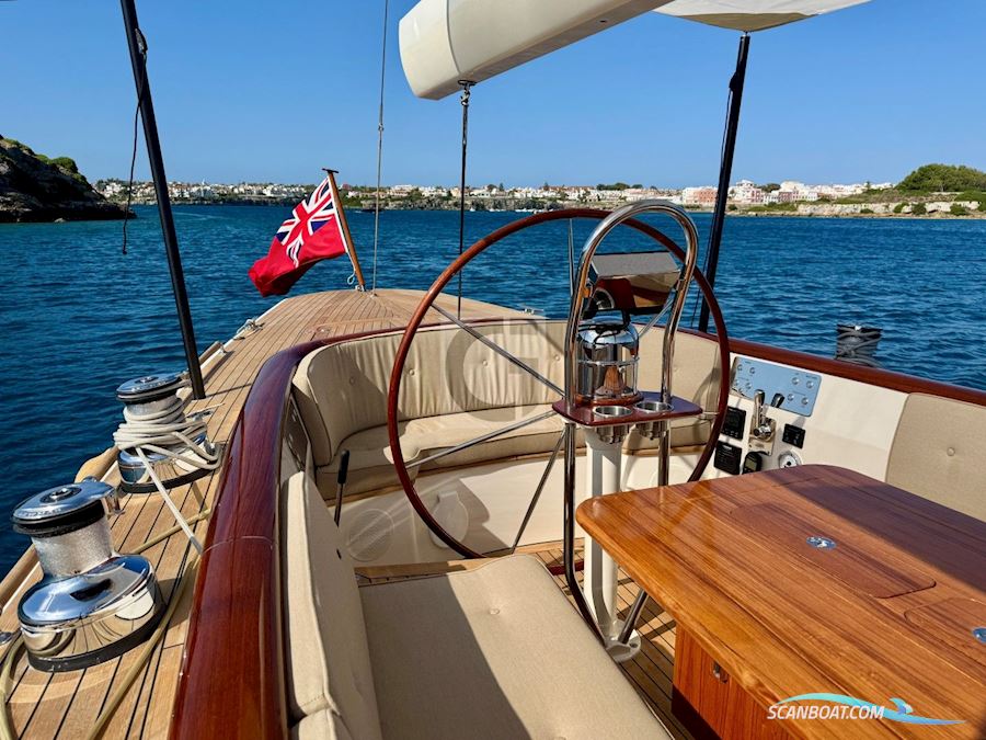 Leonardo Yachts Eagle 54