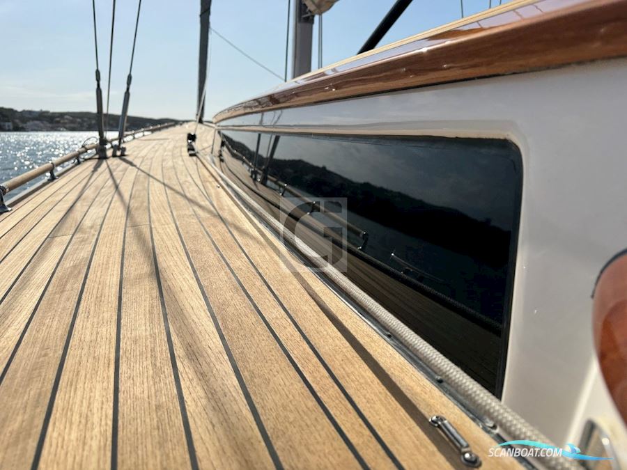 Leonardo Yachts Eagle 54