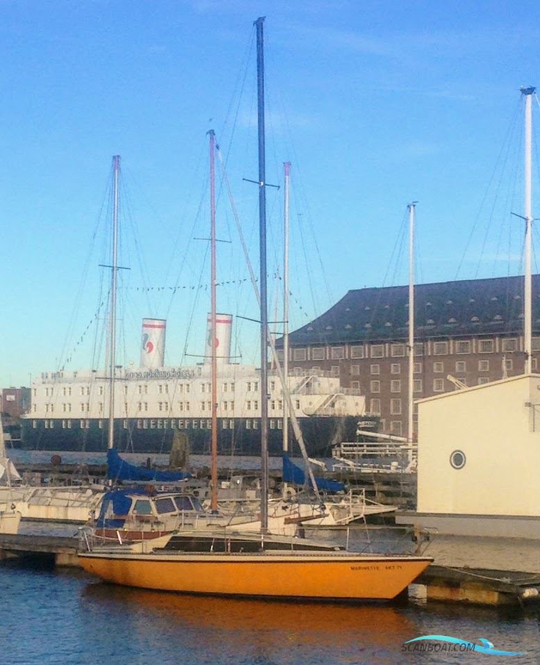Marinette 33