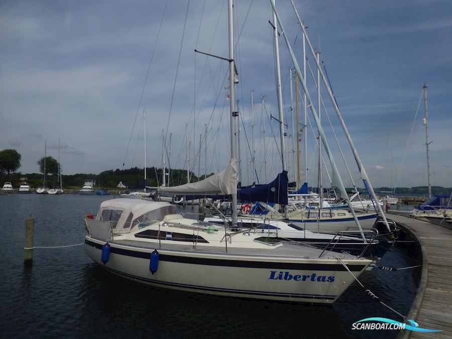 Maxi 909 Sejlbåd 1986, med Volvo Penta 2002 KG120B B8684 400 motor, Danmark