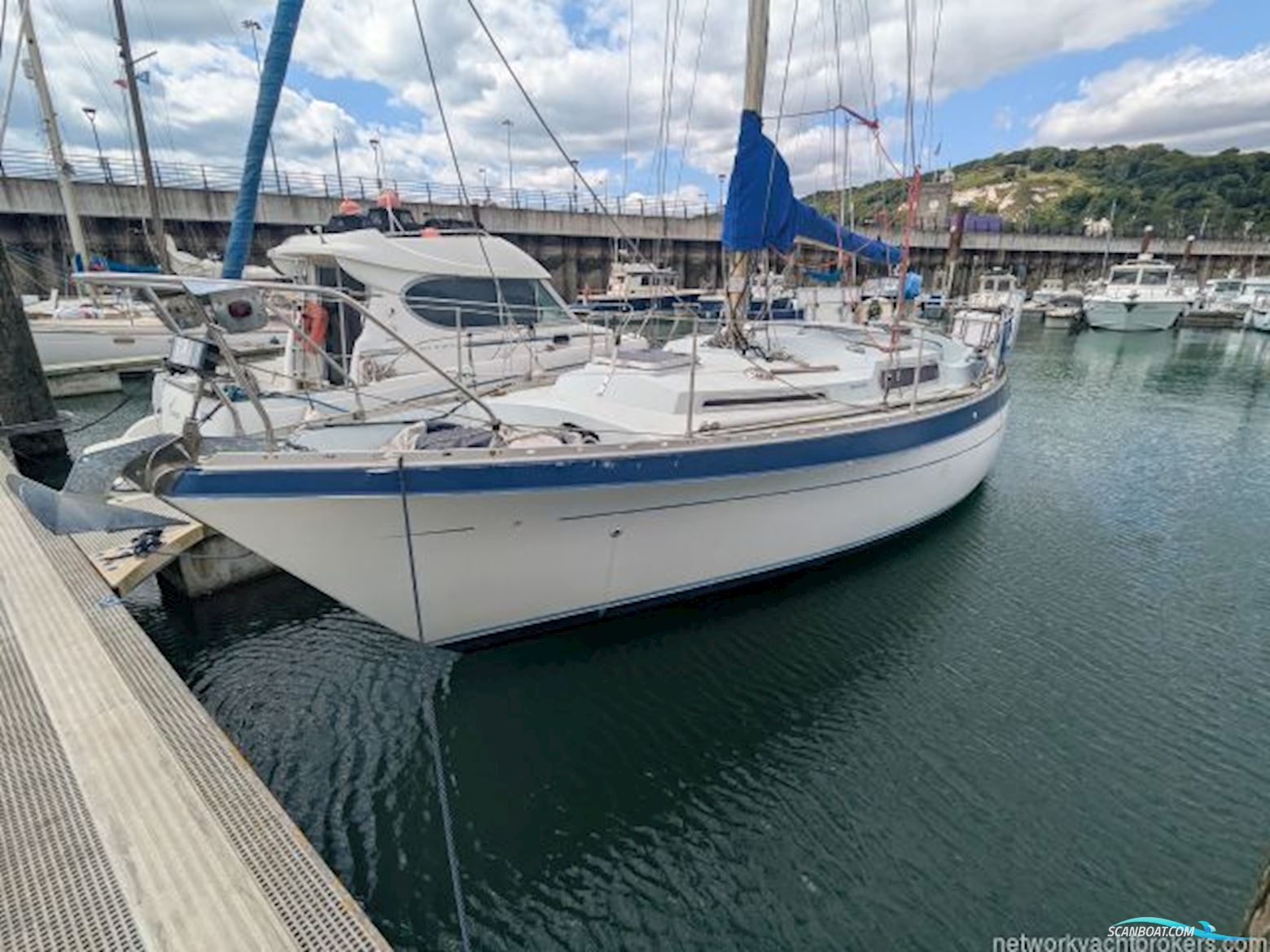 Moody 33 MK I Centre Cockpit