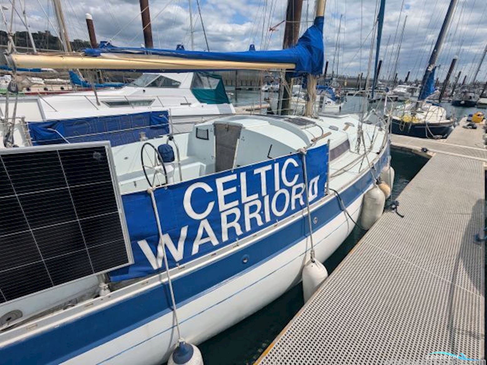 Moody 33 MK I Centre Cockpit