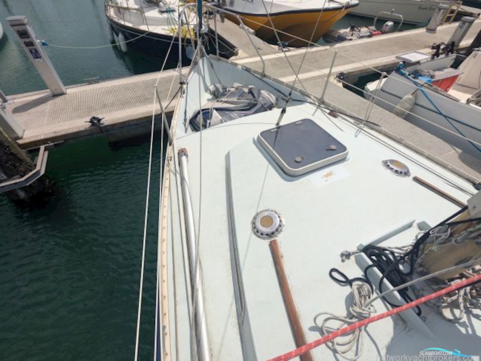 Moody 33 MK I Centre Cockpit