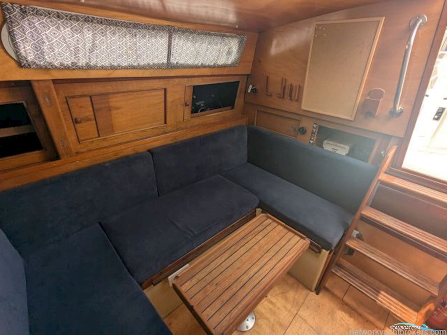 Moody 33 MK I Centre Cockpit