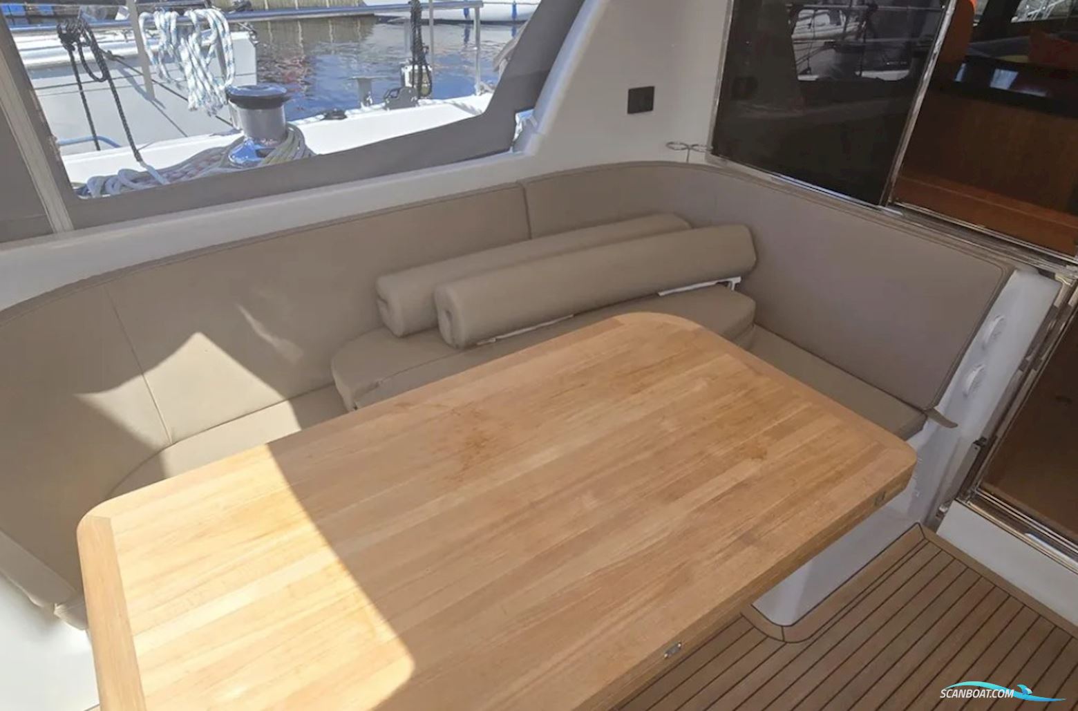 Moody 54 DS - Decksaloon