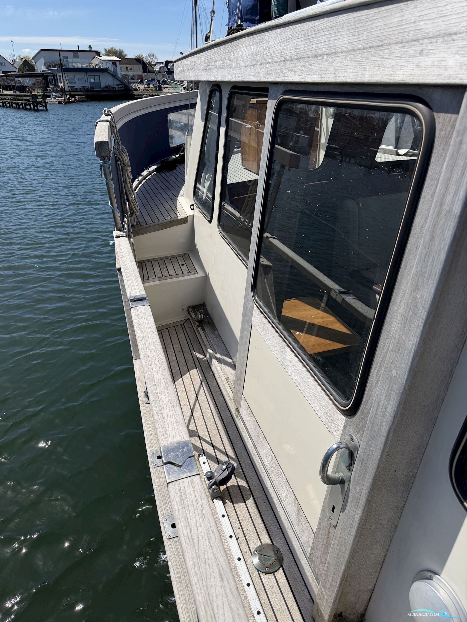 Nauticat 33