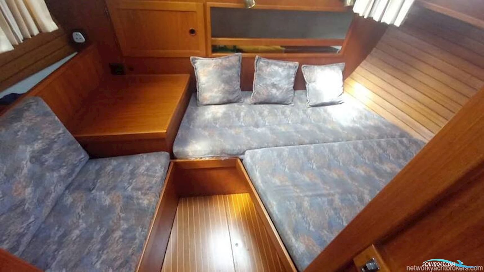 Nauticat 33