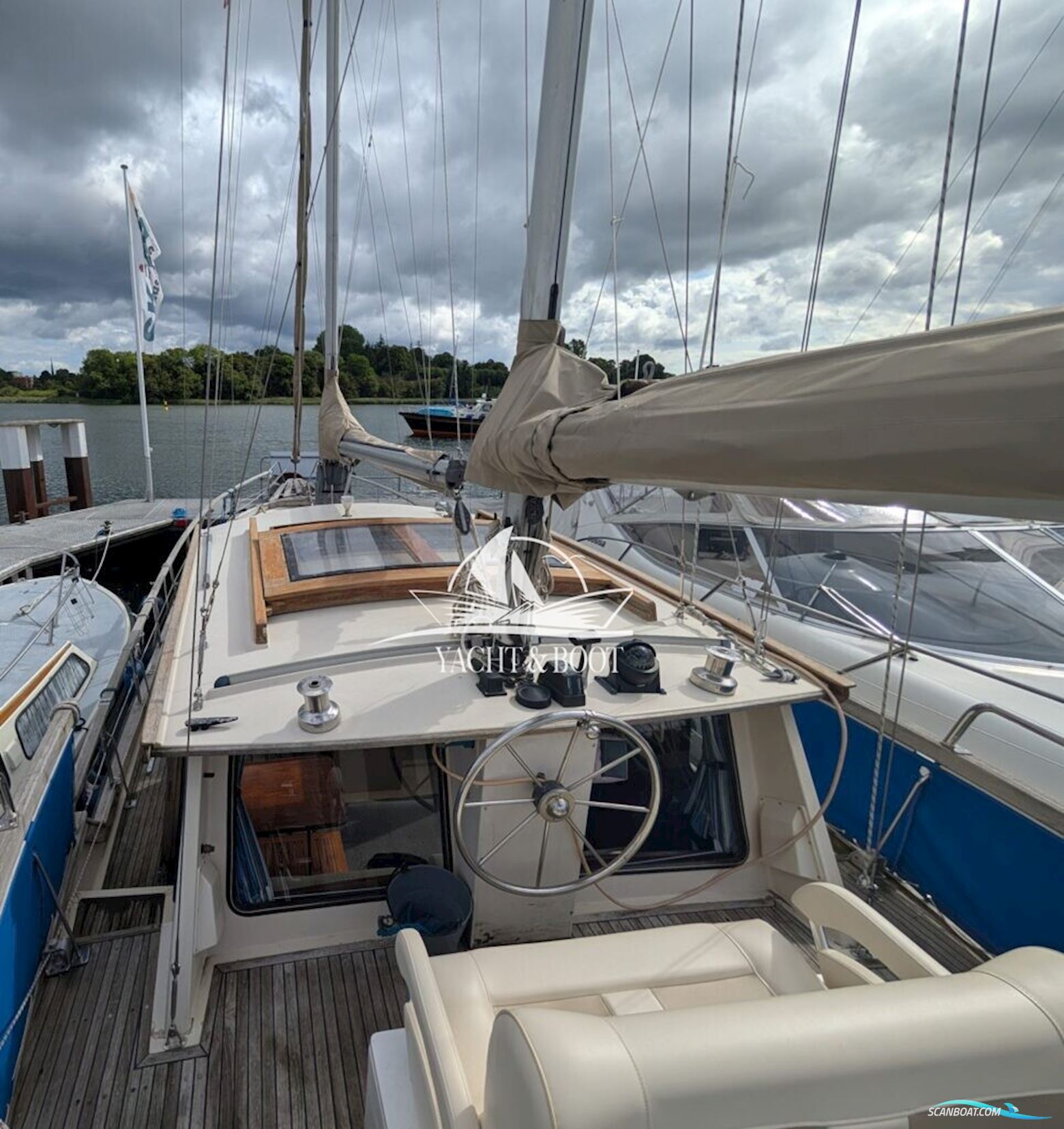 Nauticat 33