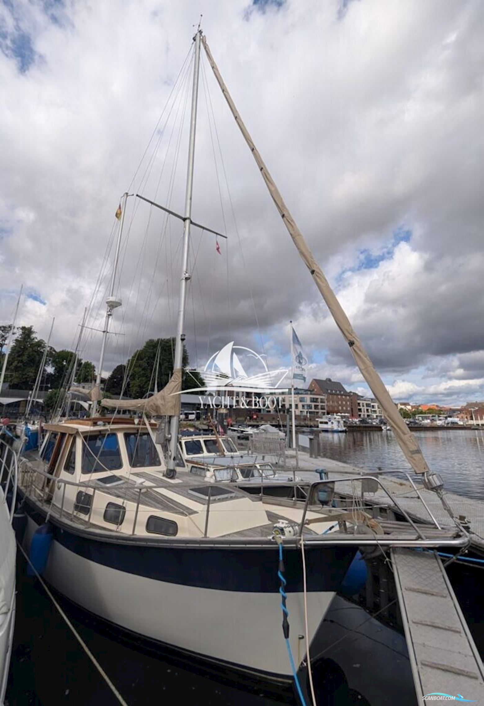 Nauticat 33