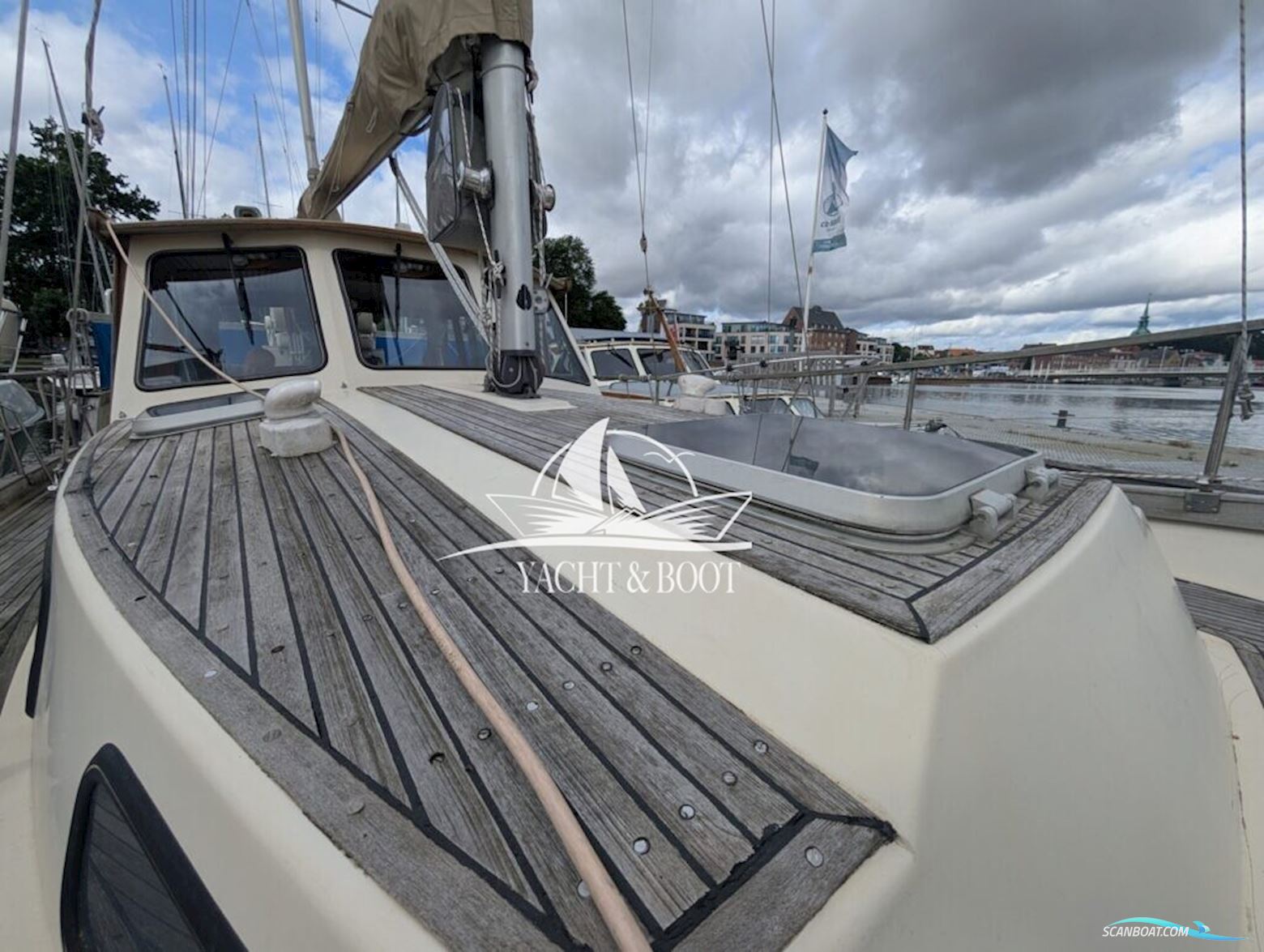 Nauticat 33