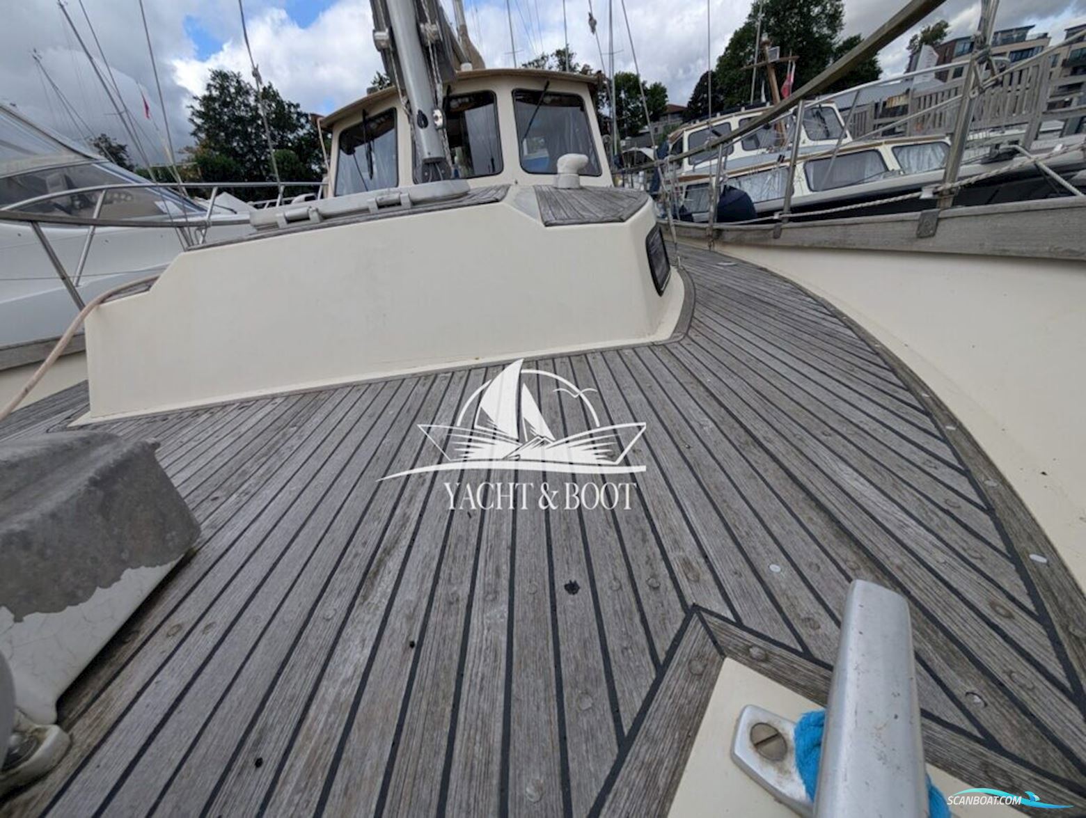 Nauticat 33