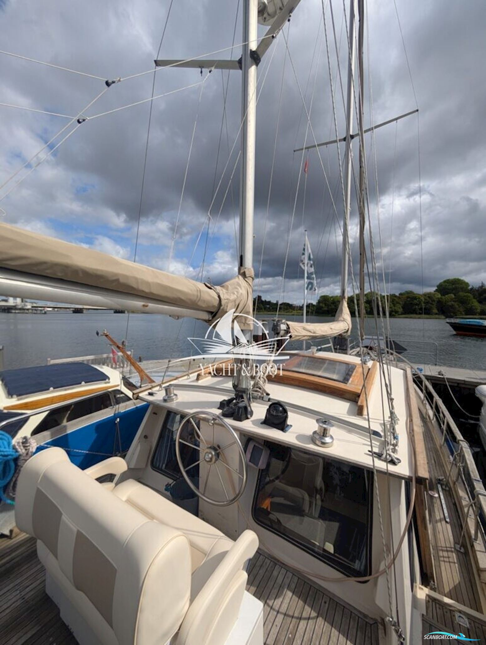 Nauticat 33