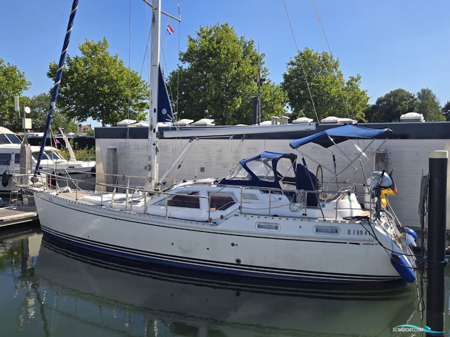 Nauticat 37