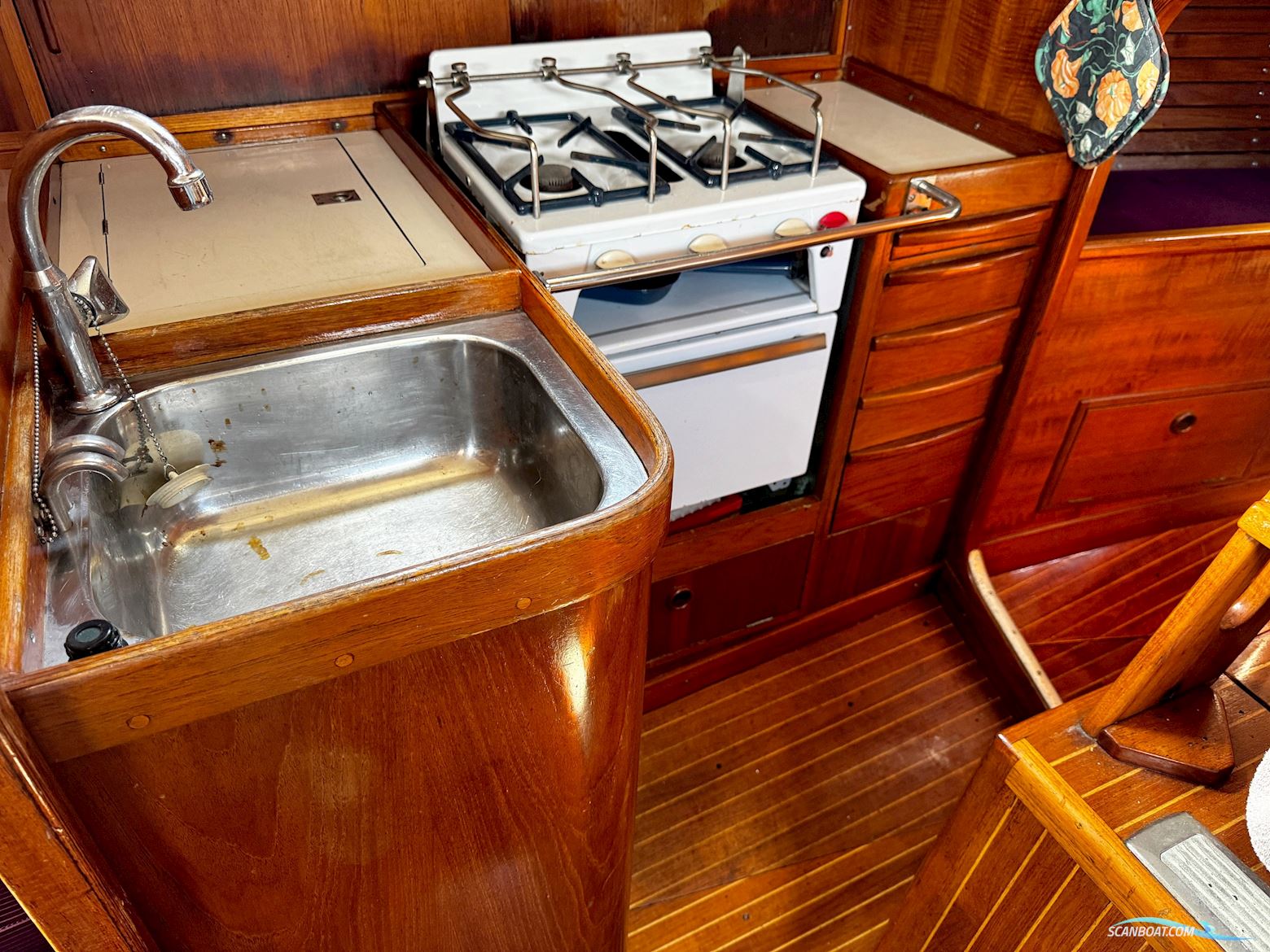 Nautors Swan 37
