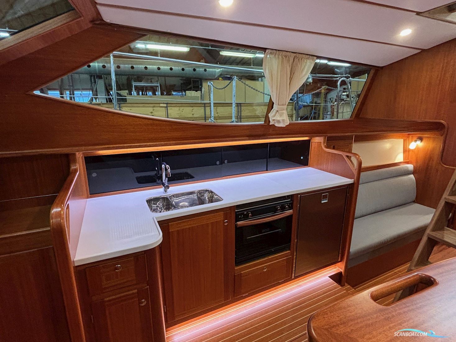 Nordship 420 DS Deck Saloon