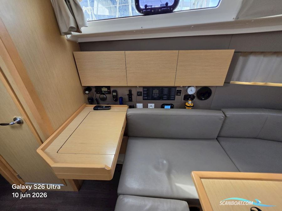 Oceanis 38