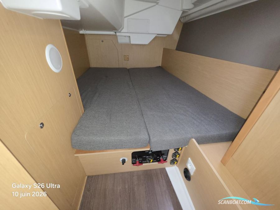 Oceanis 38