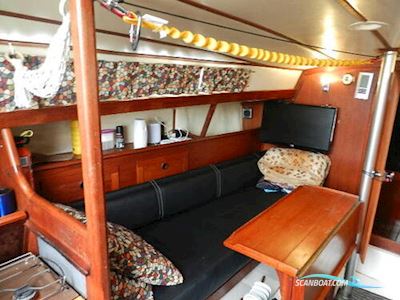 Omega Yachts 28 Sejlbåd 1979, med Yanmar Yse8 motor, England