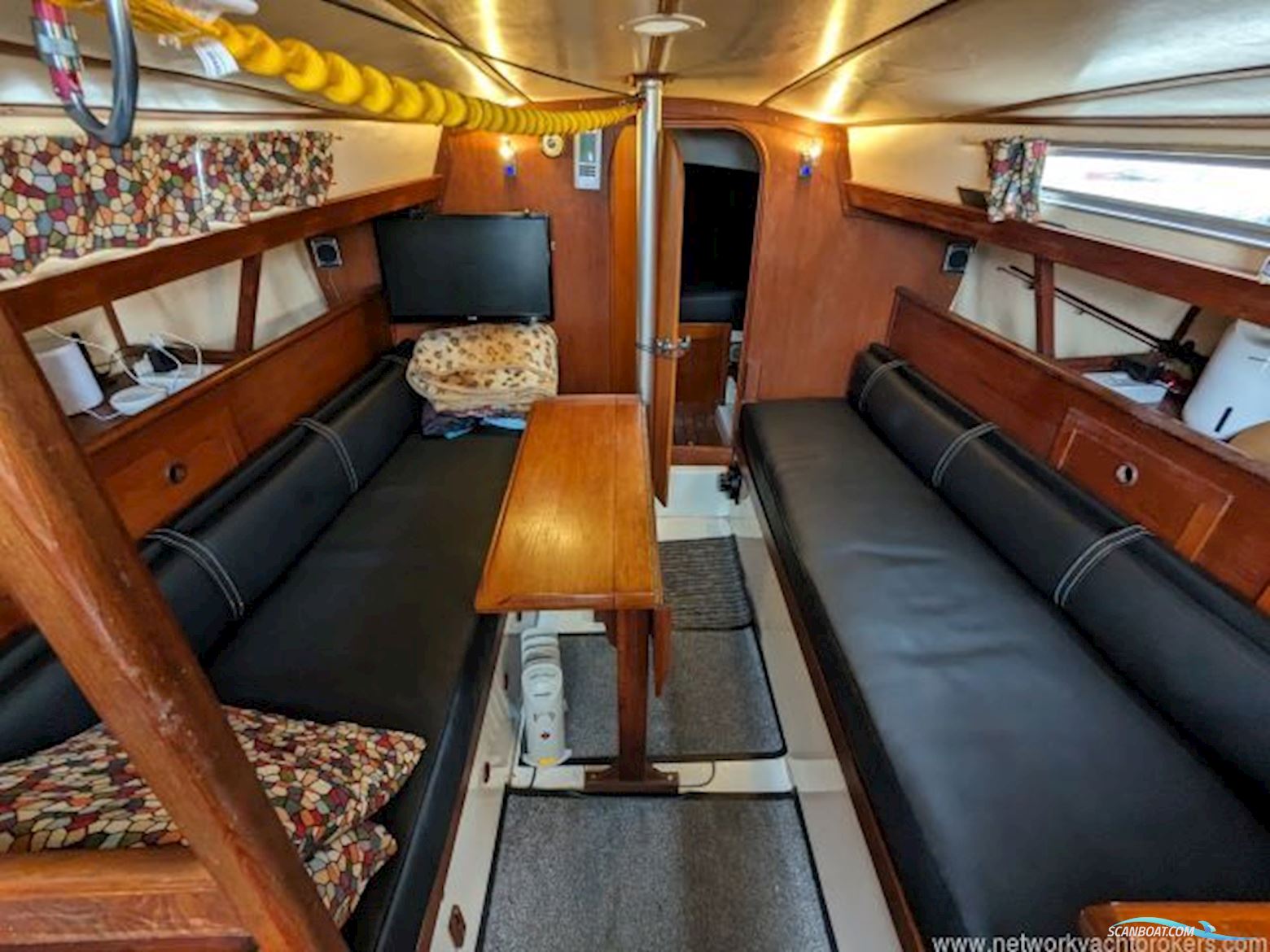 Omega Yachts 28