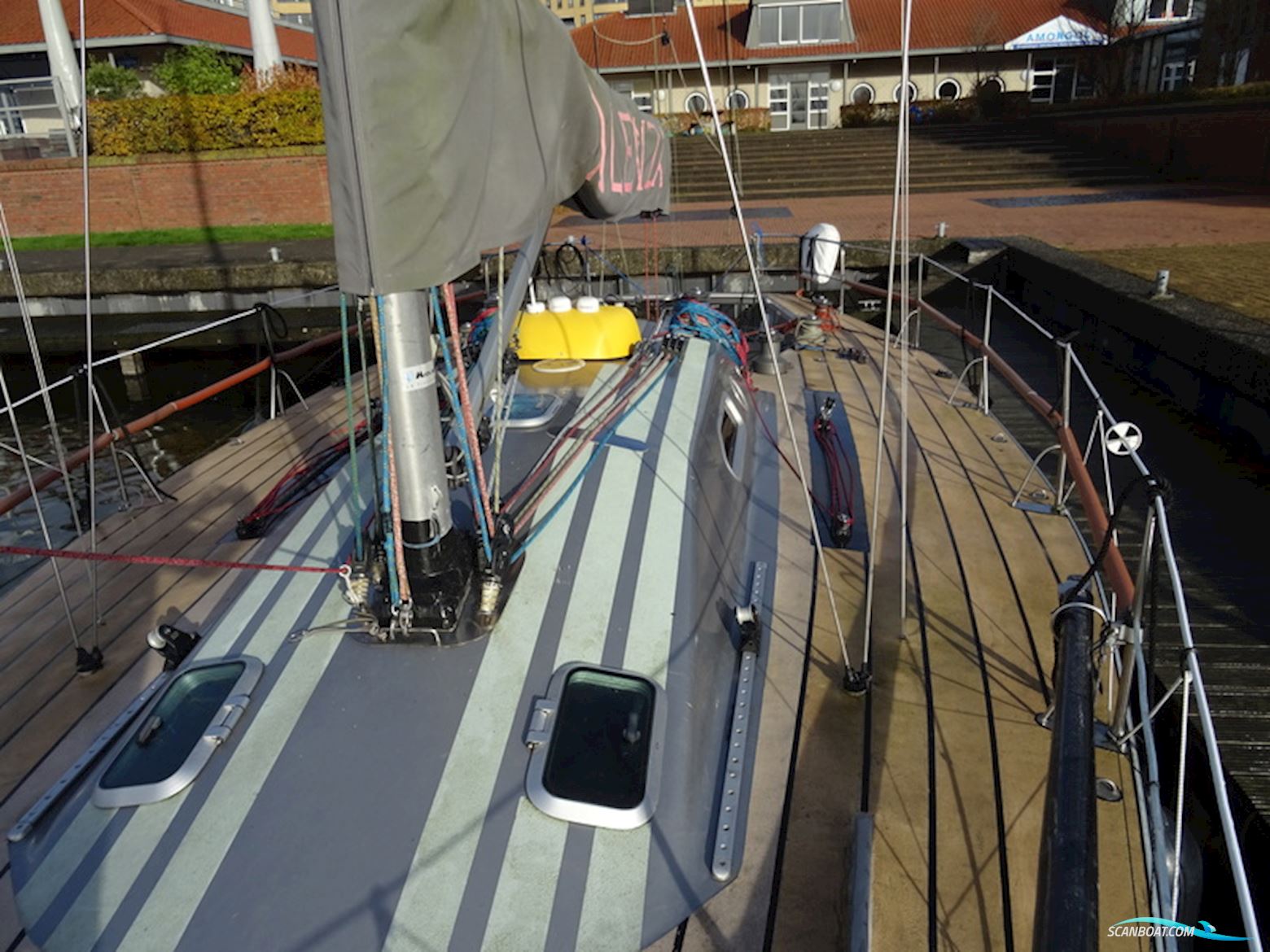 one Tonner Judel & Vrolijk