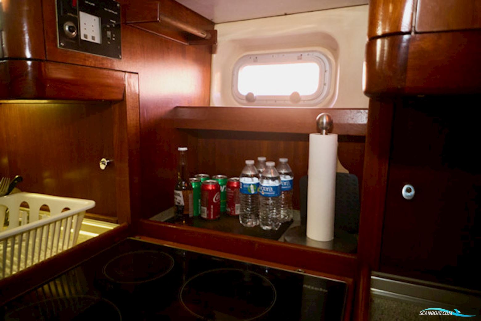 Oyster 80 Deck Saloon