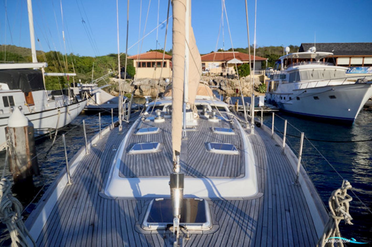 Oyster 80 Deck Saloon