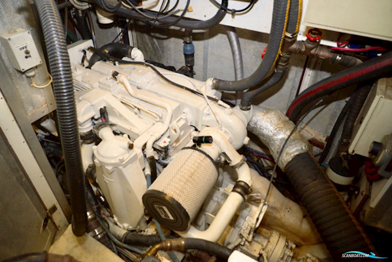 Oyster 80 Deck Saloon