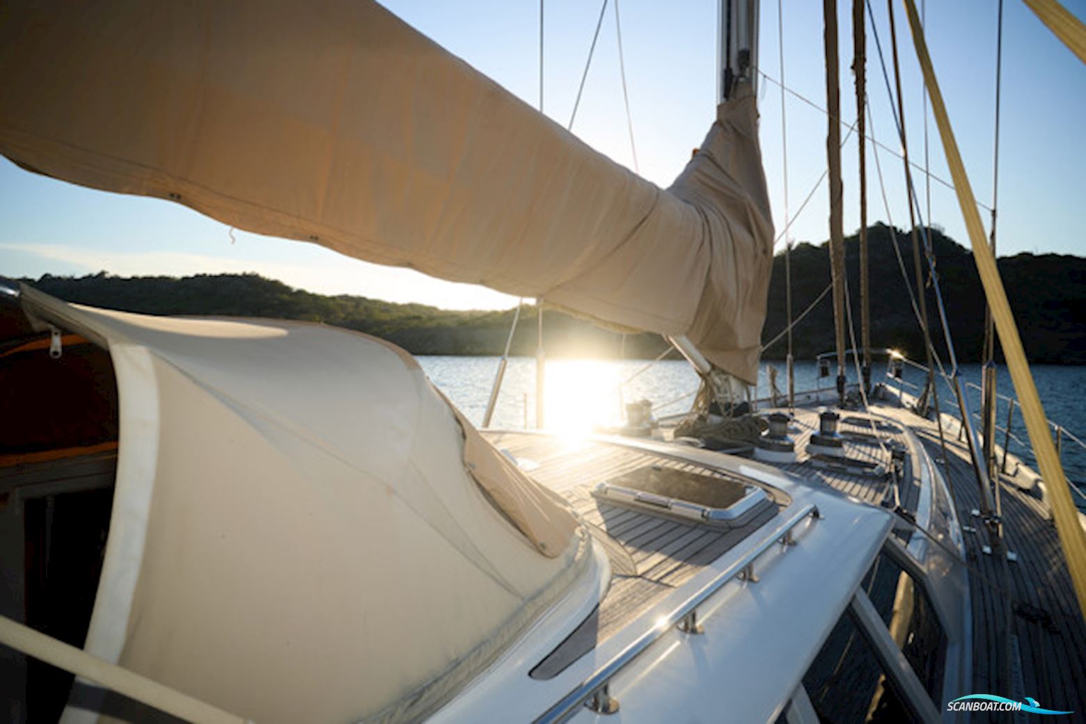 Oyster 80 Deck Saloon