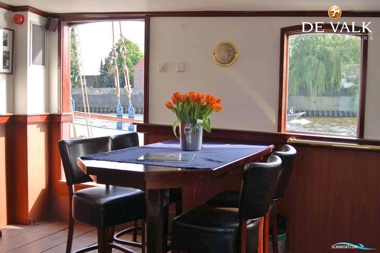 Passenger Vessel Minerva