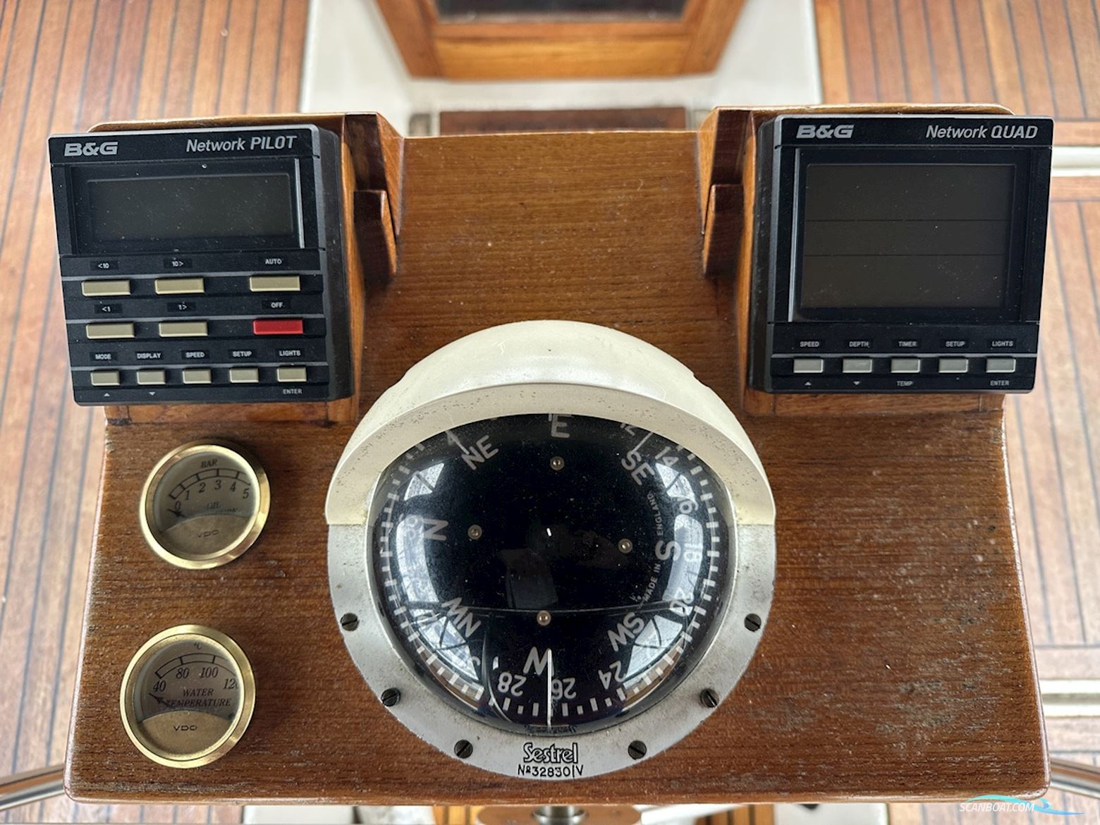 PHANTOM 38