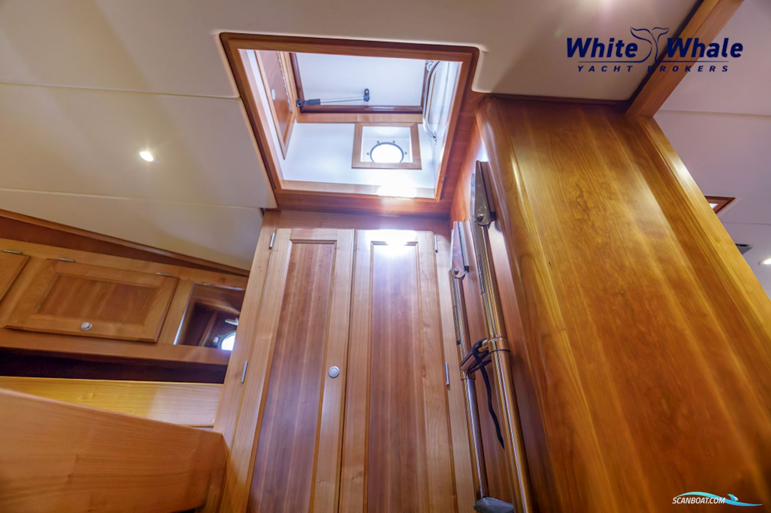 Pieter Beeldsnijder  Stagzeil schoener custom built refit