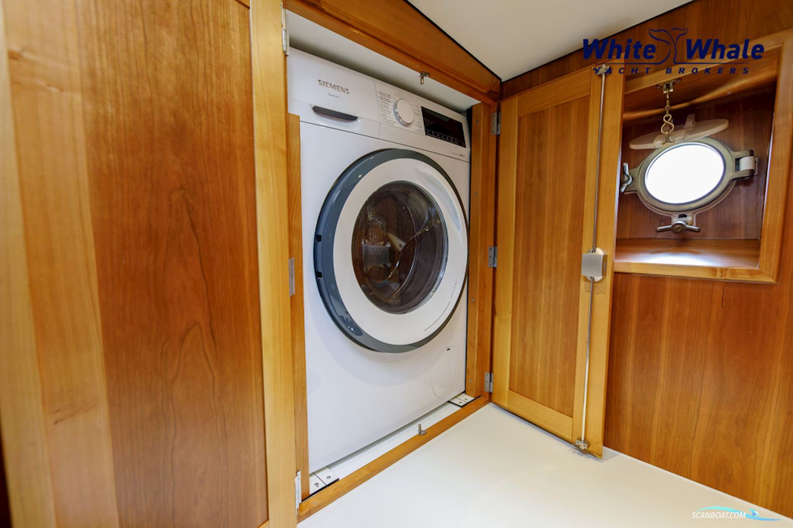 Pieter Beeldsnijder Stagzeil Schoener Custom Built Refit